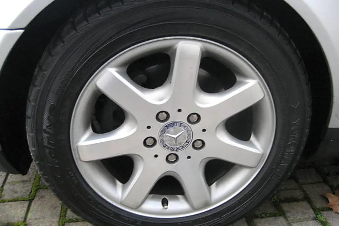 Jante 7 branches d'une Mercedes SLK R170